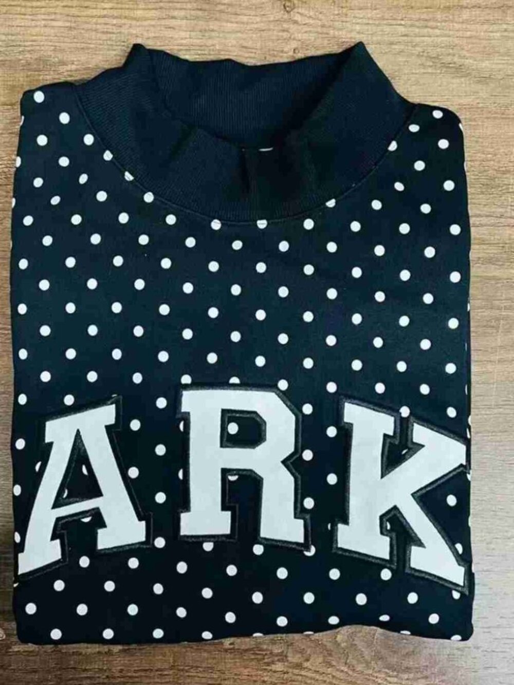 PARKE Black Polka‑Dot Mock‑Neck Sweatshirt White Varsity Letter Applique - Picture 4 of 6